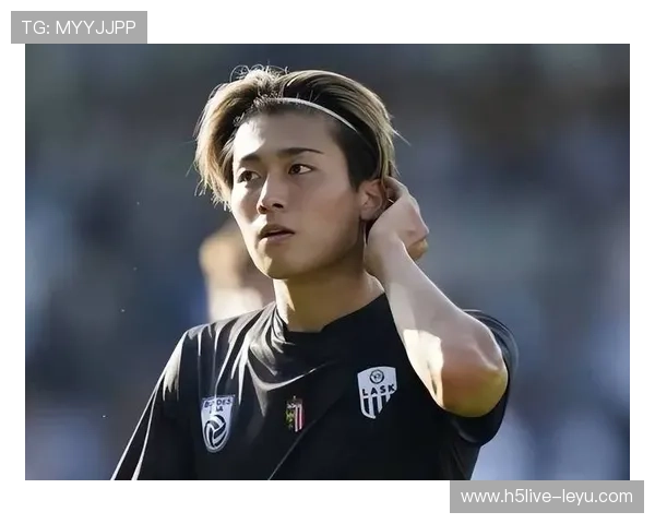 三笘薰：日本边锋崭露头角，闪耀国际赛场